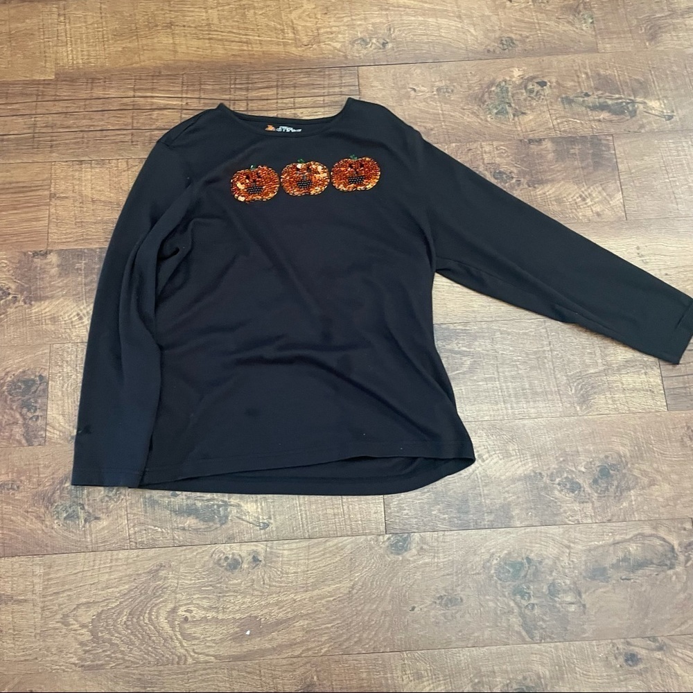 Women’s Halloween shirt XL sequins & bead pumpkins